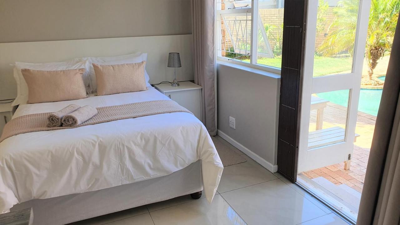 Kelzane Guesthouse Порт-Элизабет Экстерьер фото
