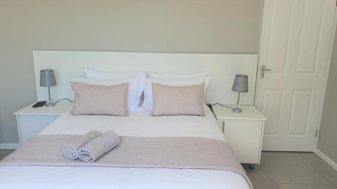 Kelzane Guesthouse Порт-Элизабет Экстерьер фото
